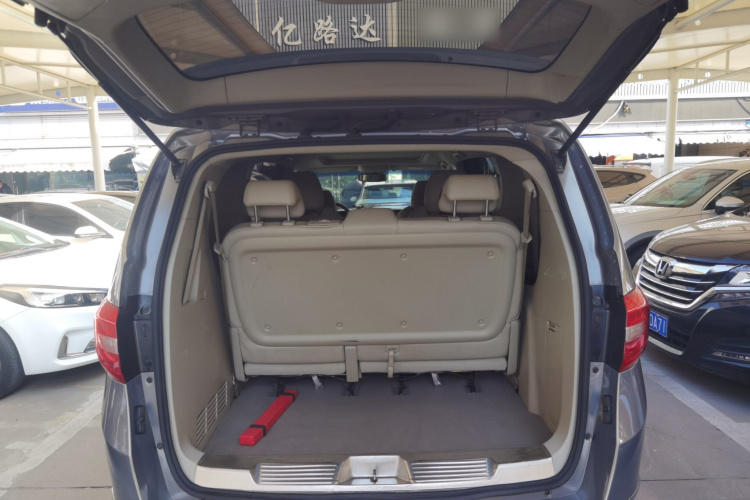 别克GL8 2017款 25S 豪华型 国V局部细节23