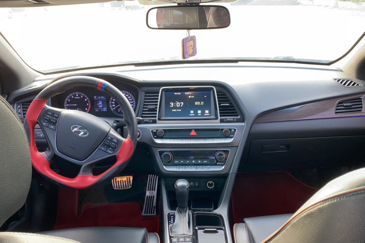 现代 索纳塔 2018款 1.6T GLS智能型 国VI中控内饰7001