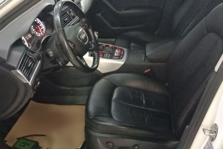 奥迪A6L 2015款 TFSI 百万纪念智领型中控内饰19