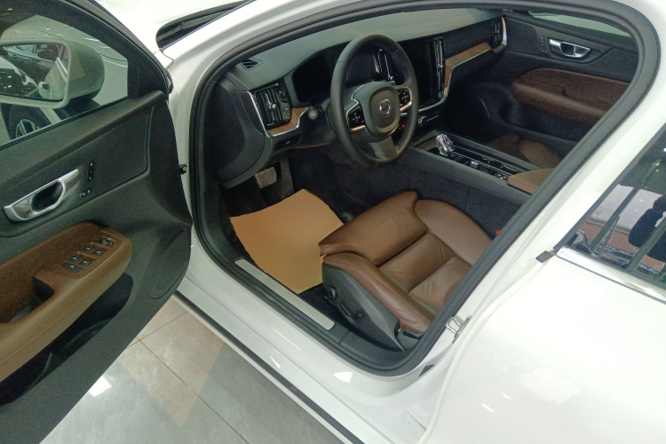 沃尔沃S60 2024款 B4 智远豪华版中控内饰7003