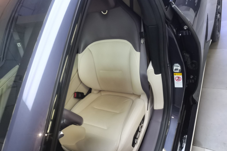 阿维塔12 2023款 650 三激光四驱性能版局部细节19