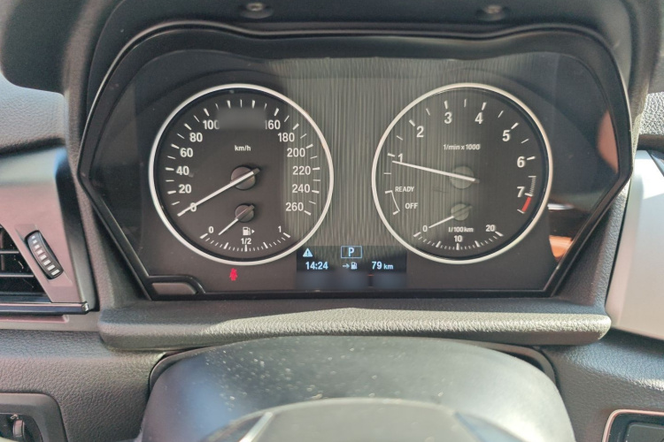 宝马2系旅行车 2016款 218i 时尚型局部细节14