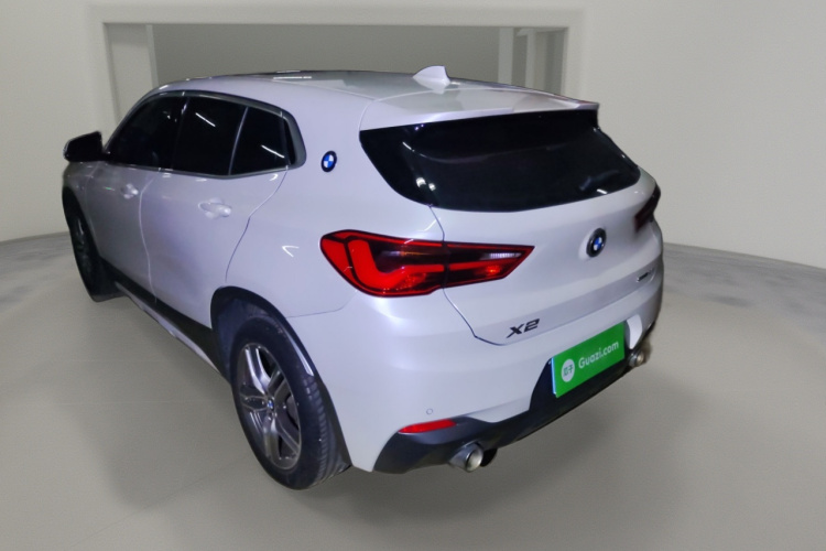宝马X2 2020款 sDrive25i 领先型M越野套装车身外观5