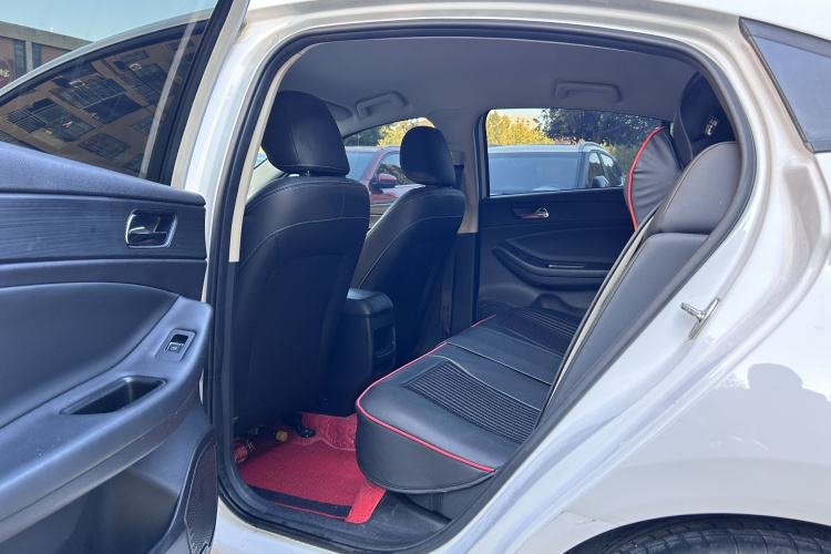 奇瑞 艾瑞泽5 2021款 PRO 1.5L CVT青春版中控内饰7004