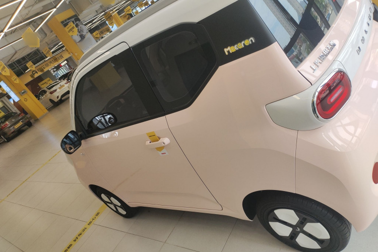 五菱汽车 宏光MINIEV 2024款 第三代 215km 进阶版车身外观4