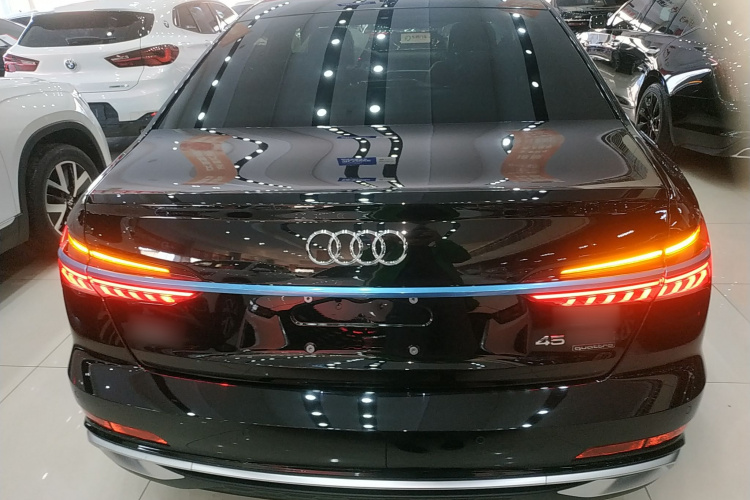 奥迪A6L 2025款 改款 45 TFSI quattro 臻选动感型车身外观6