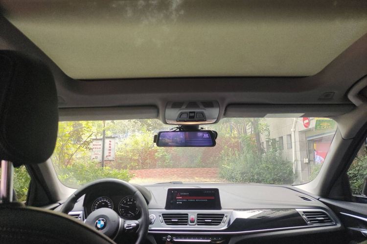 宝马1系 2020款 120i M运动套装中控内饰22