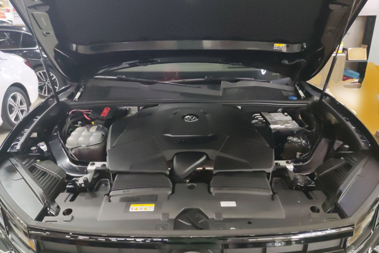 大众 途锐 2022款 3.0TSI 锐享版 曜黑运动套装机舱底盘24