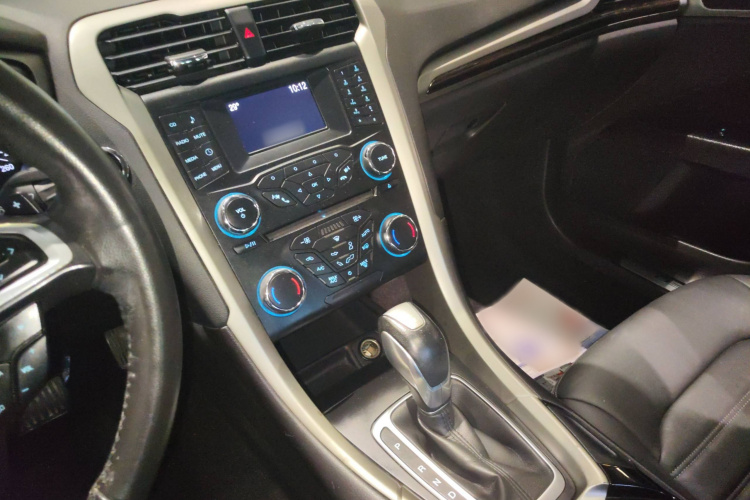 福特 蒙迪欧 2013款 2.0L GTDi200时尚型局部细节16