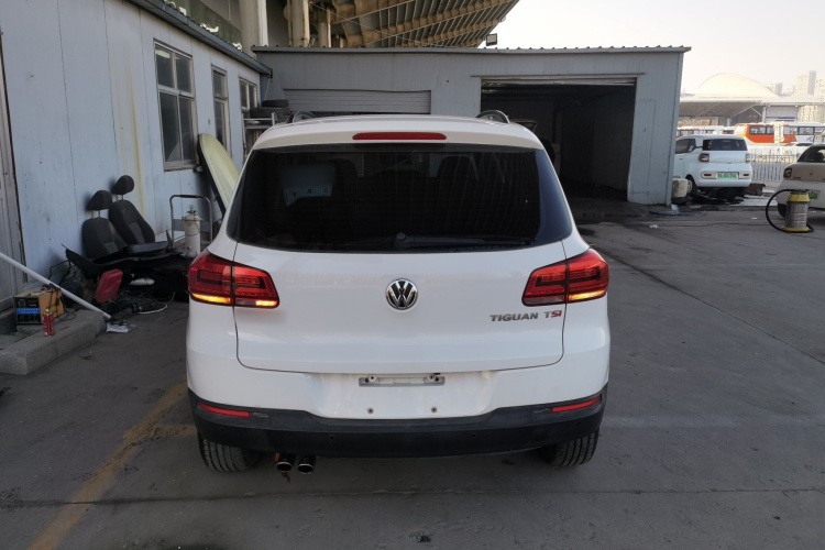 大众 途观 2015款 1.8TSI 自动两驱风尚版车身外观6