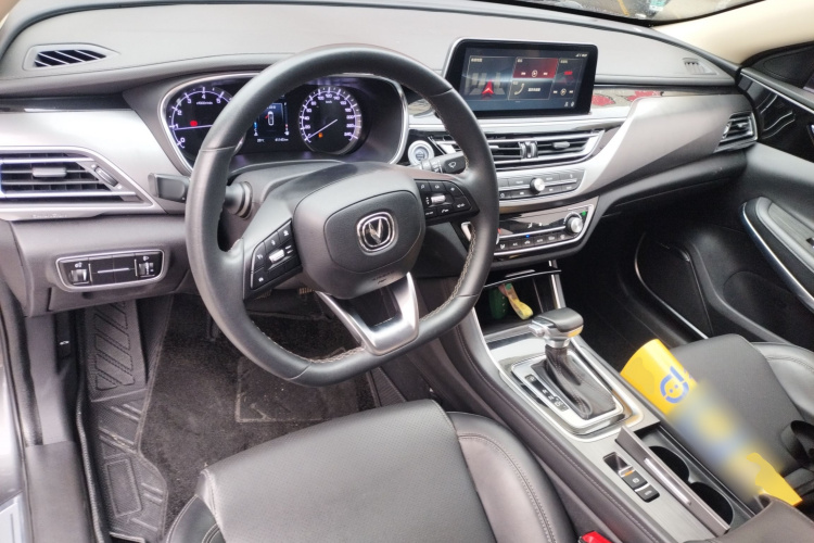 长安 锐程CC 2021款 蓝鲸版 1.5T DCT豪华型中控内饰7002