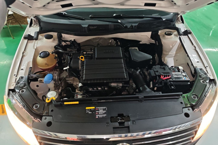 大众 2019款 朗逸启航 1.5L 自动风尚版 国VI机舱底盘24