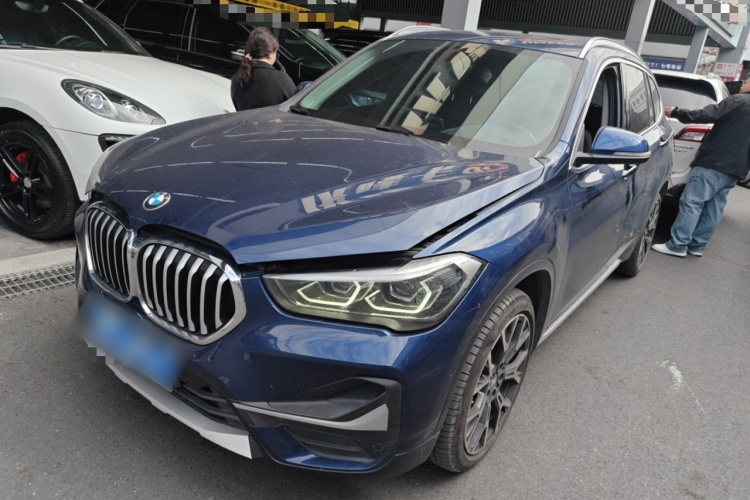 宝马X1 2020款 xDrive25Li 尊享型车身外观1