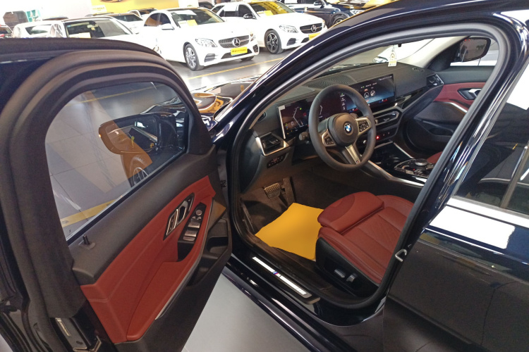 宝马3系 2023款 320Li M运动套装中控内饰20