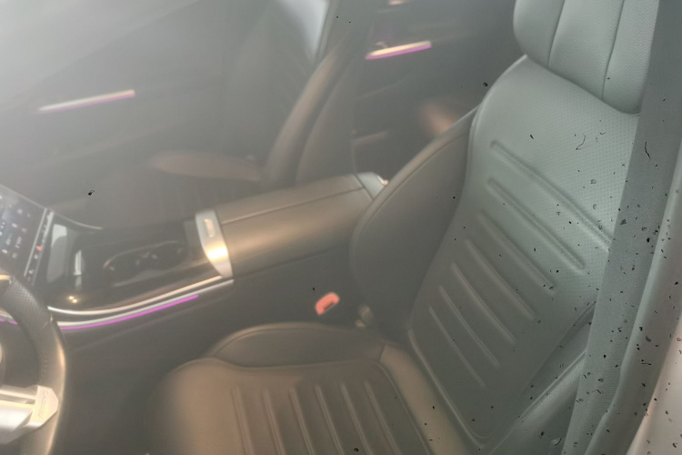 奔驰C级 2022款 C 260 L 运动版局部细节19