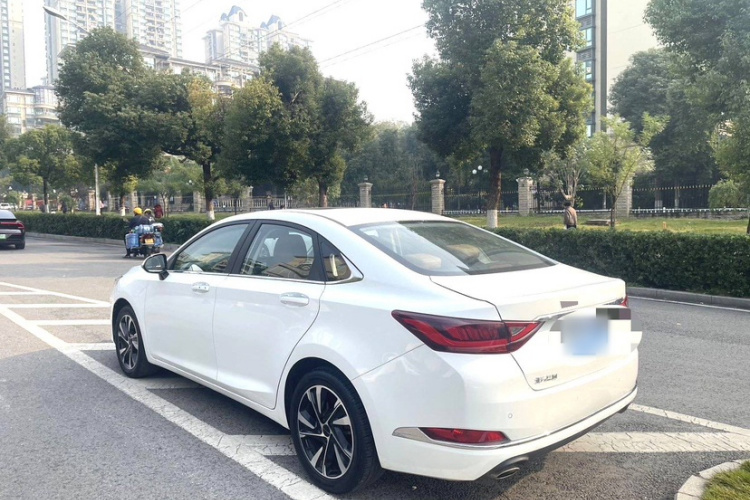 北京汽车 北京U7 2019款 1.5T CVT新智版 国VI车身外观6005