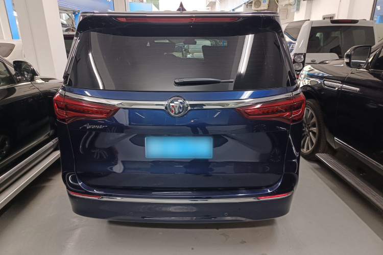 别克GL8 2020款 Avenir艾维亚 四座尊礼版车身外观6