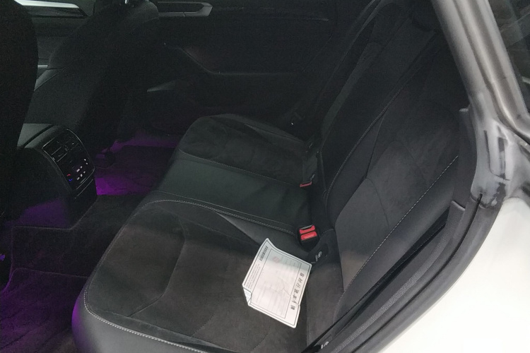 一汽-大众CC 2023款 330TSI 炫目版中控内饰21