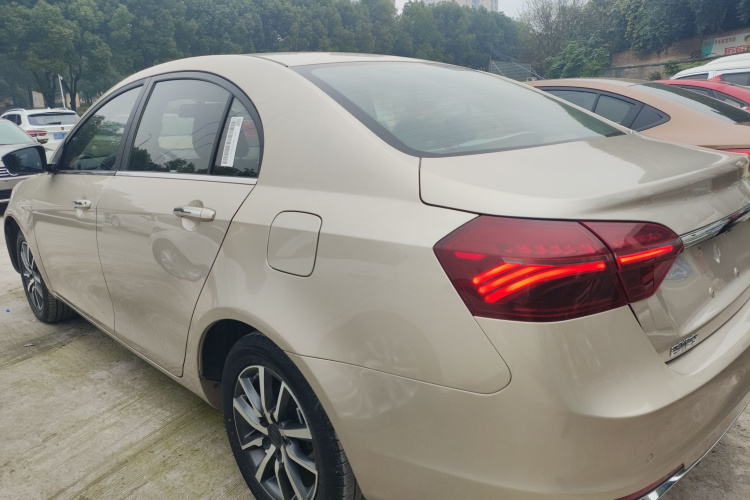 吉利汽车 帝豪 2020款 1.5L 手动向上版车身外观4