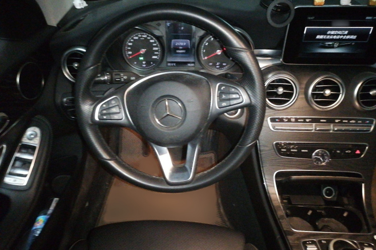 奔驰C级(进口) 2017款 改款 C 180 旅行轿车局部细节13