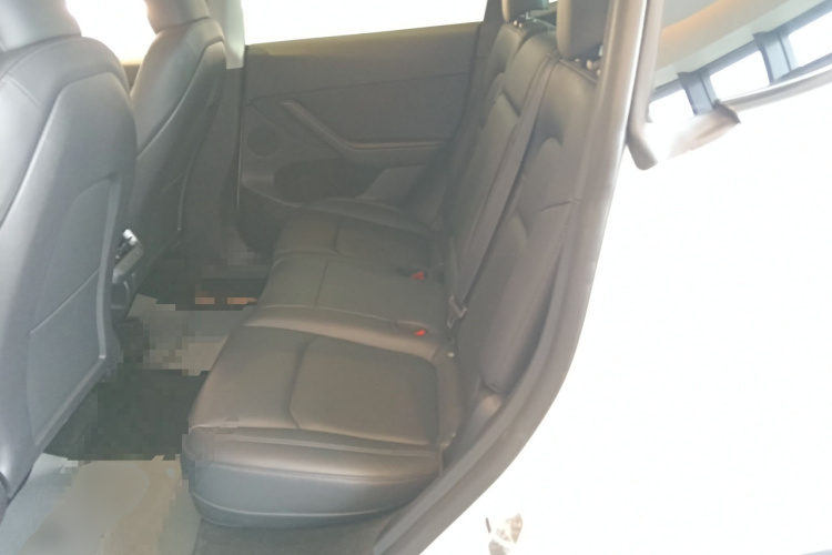 特斯拉 Model Y 2022款 改款 后轮驱动版中控内饰21