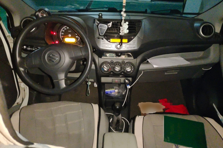 铃木 奥拓 2013款 1.0L 手动豪华型中控内饰12