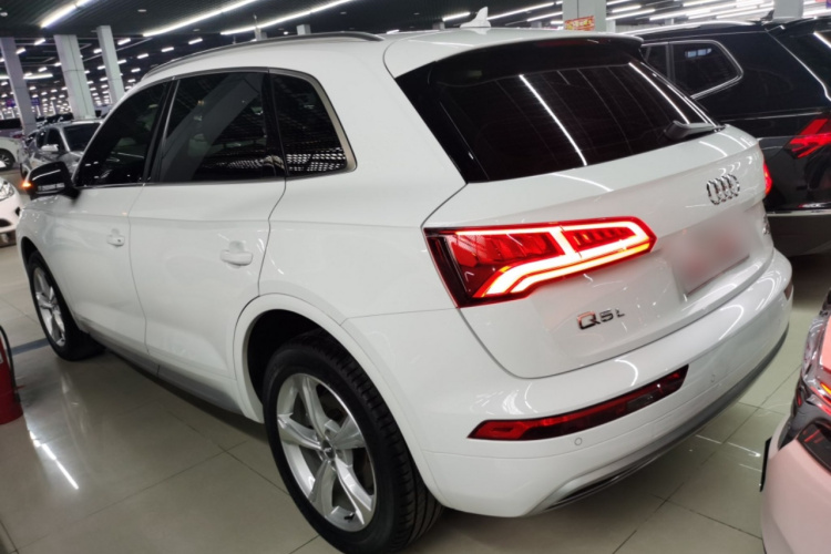 奥迪Q5L 2020款 改款 40 TFSI 荣享进取型车身外观4