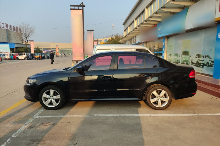 大众 朗逸 2017款 1.6L 自动风尚版车身外观4