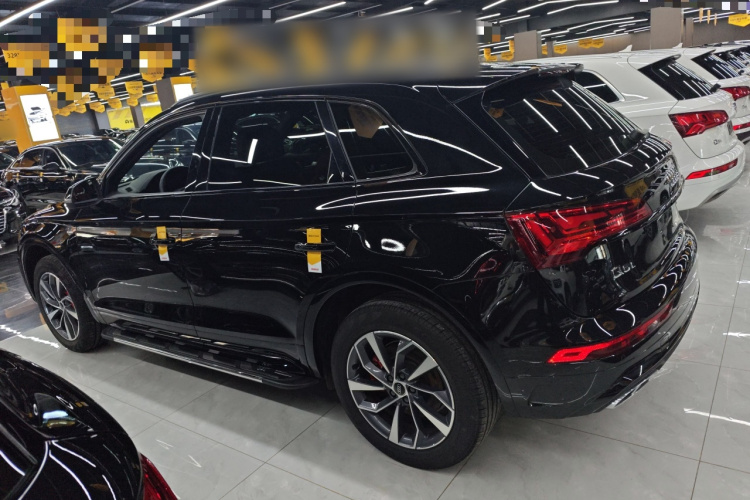 奥迪Q5L 2024款 40 TFSI 豪华动感型车身外观4