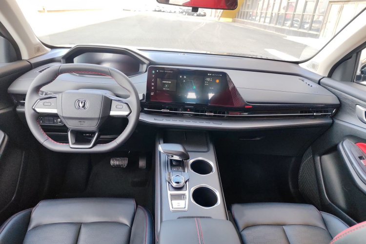 长安CS55PLUS 2022款 第二代 1.5T DCT尊贵型中控内饰7003