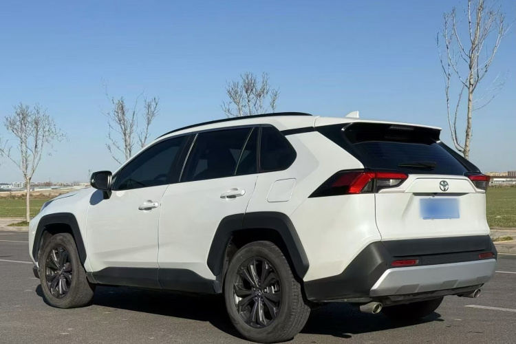 丰田 RAV4荣放 2023款 2.0L CVT四驱探险Plus版车身外观6004