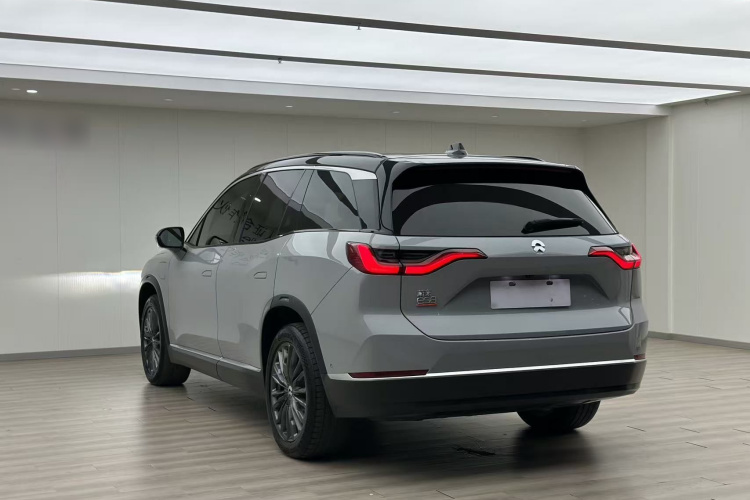 蔚来ES8 2020款 580KM 六座版车身外观4