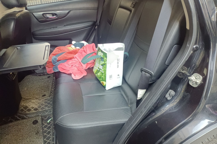 日产 奇骏 2014款 2.5L CVT豪华版 4WD中控内饰7004