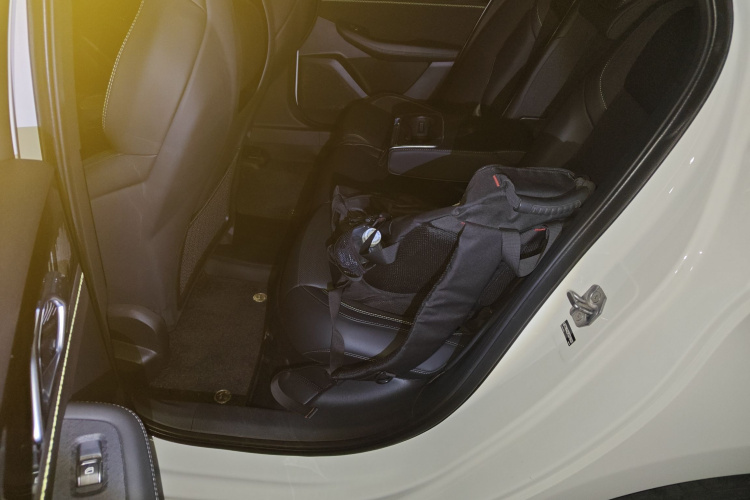 领克03 2023款 2.0TD DCT劲Pro中控内饰7004