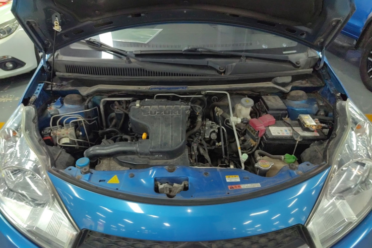 铃木 奥拓 2013款 1.0L 自动豪华型局部细节24