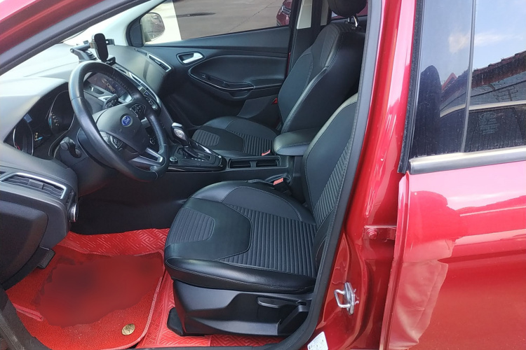 福特 福克斯 2017款 两厢 1.6L 自动风尚型智行版中控内饰19