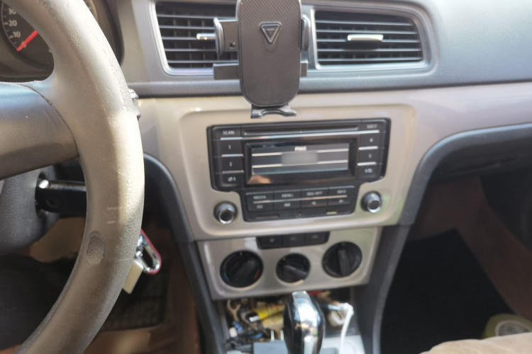 大众 朗逸 2013款 改款经典 1.6L 自动风尚版局部细节16