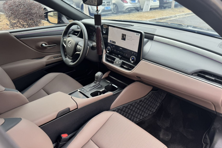 雷克萨斯ES 2025款 300h 臻享版中控内饰7007