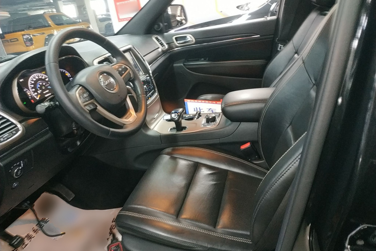 Jeep 大切诺基(进口) 2014款 3.6L 精英导航版中控内饰19