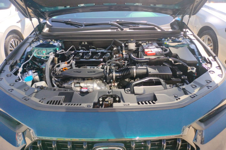 本田 英仕派 2023款 260TURBO 精致版机舱底盘24