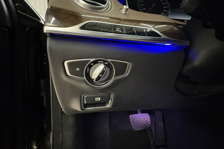 奔驰S级 2014款 S 320 L 商务型中控内饰7011