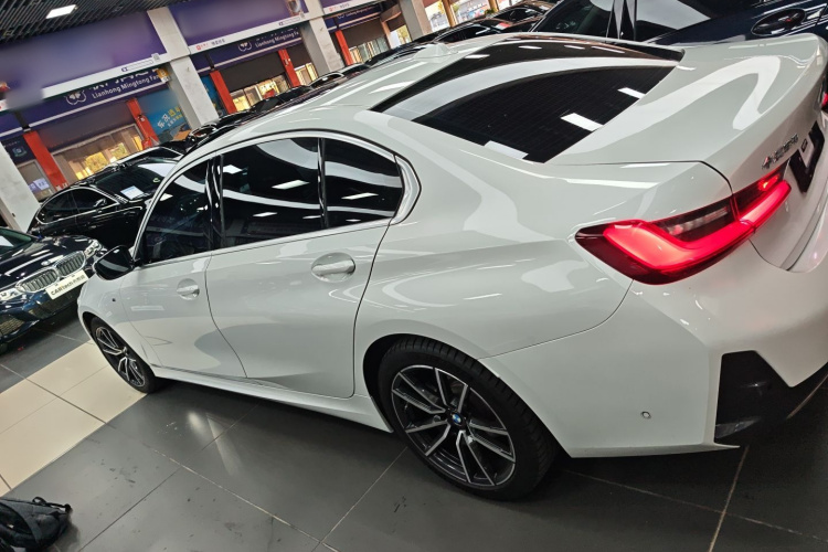 宝马3系 2023款 325Li M运动套装车身外观4