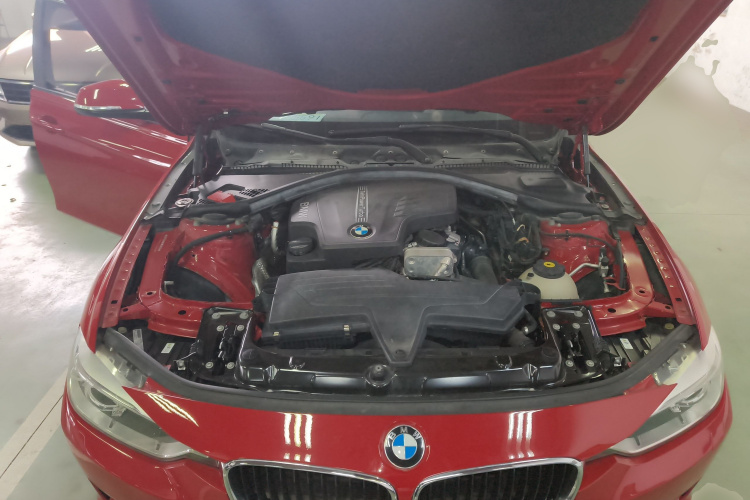 宝马3系 2014款 320i 时尚型局部细节24