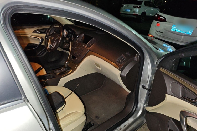 别克 君威 2012款 2.0L 舒适版局部细节9005