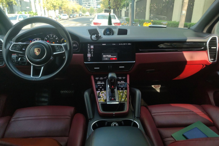 保时捷 2019款 Cayenne 3.0T中控内饰7002