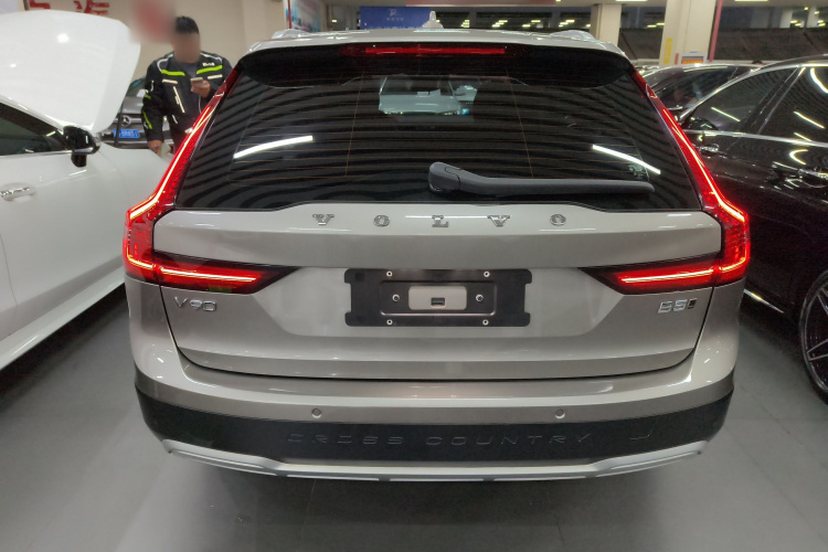 沃尔沃V90 2022款 Cross Country B5 AWD 智远版车身外观6