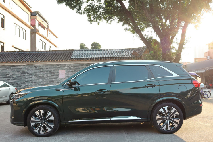 蓝电E5 PLUS 2025款 165km 长续航旅行定制版 7座车身外观6014