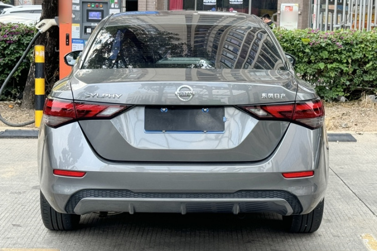 日产 轩逸 2021款 1.6L XL CVT智享版车身外观6002