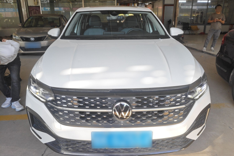 大众 朗逸 2024款 1.5L 自动星空五百万版车身外观2