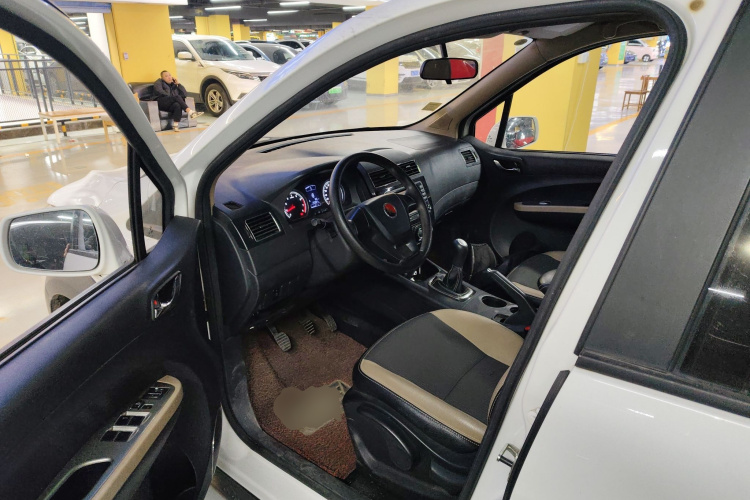 东风风行 景逸X3 2015款 1.5L 舒适型中控内饰7003